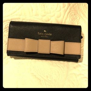 Kate Spade Bow Wallet in Black and Almond